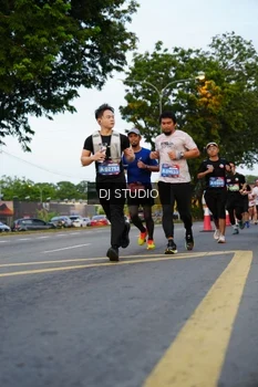 Runner Photo 4197443