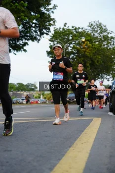 Runner Photo 4197451