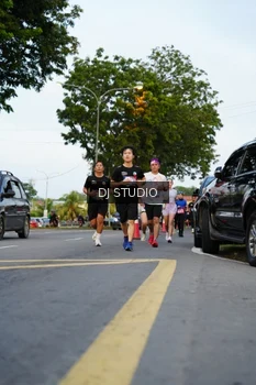 Runner Photo 4197475