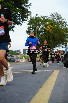 Runner Photo 4197528