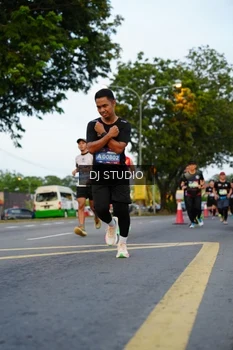 Runner Photo 4197541