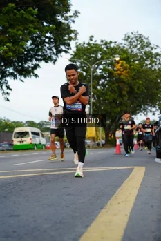 Runner Photo 4197543