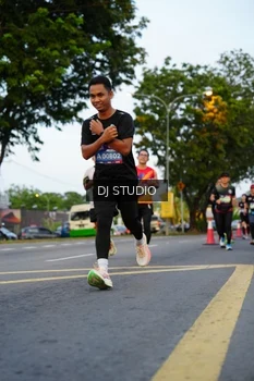 Runner Photo 4197545