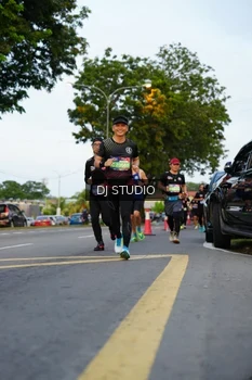 Runner Photo 4197563