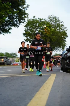 Runner Photo 4197612