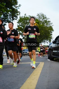 Runner Photo 4197636