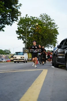 Runner Photo 4197642