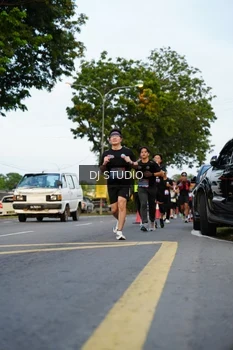 Runner Photo 4197648