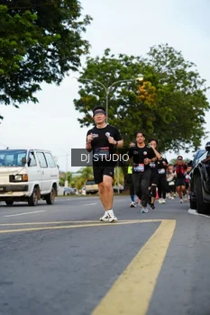 Runner Photo 4197653