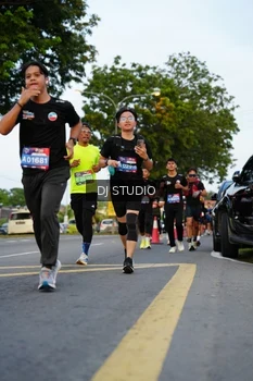 Runner Photo 4197676