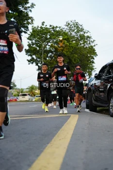 Runner Photo 4197685