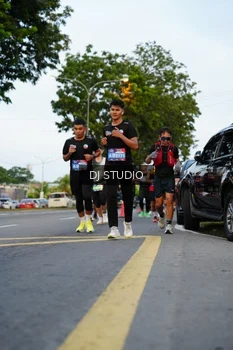 Runner Photo 4197693