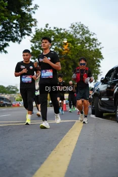 Runner Photo 4197698