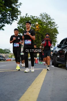 Runner Photo 4197711