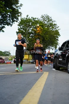Runner Photo 4197724
