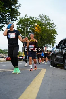 Runner Photo 4197734