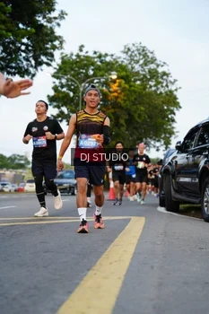 Runner Photo 4197743