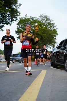 Runner Photo 4197747