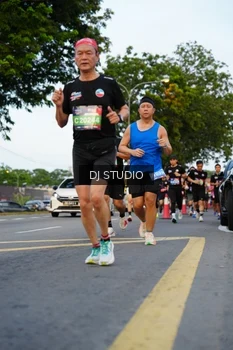 Runner Photo 4197771