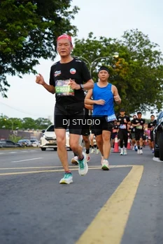 Runner Photo 4197772