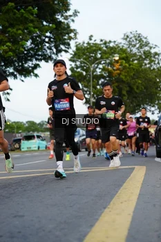 Runner Photo 4197794