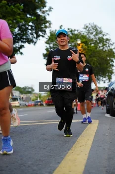 Runner Photo 4197835