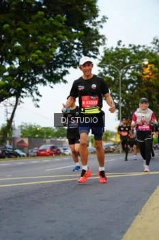 Runner Photo 4197873