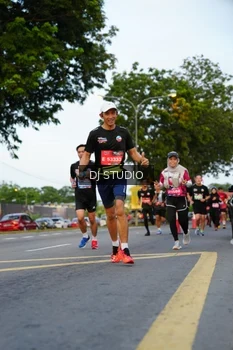 Runner Photo 4197875