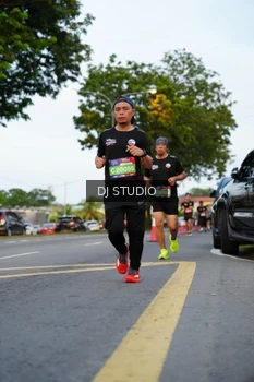 Runner Photo 4197965