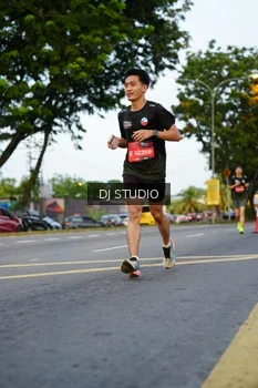 Runner Photo 4198005