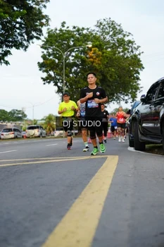 Runner Photo 4198018