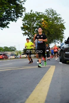 Runner Photo 4198024