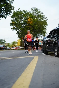 Runner Photo 4198043