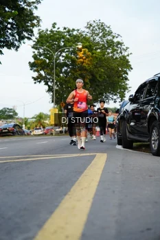 Runner Photo 4198046
