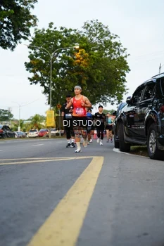 Runner Photo 4198052