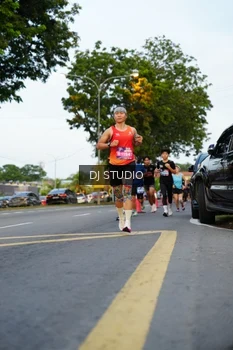 Runner Photo 4198053