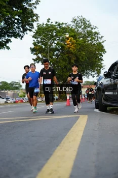Runner Photo 4198068