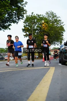 Runner Photo 4198073