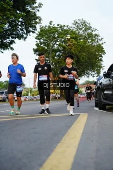 Runner Photo 4198074