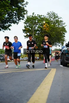 Runner Photo 4198075
