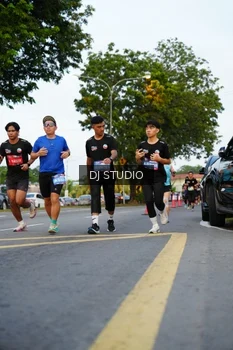 Runner Photo 4198076
