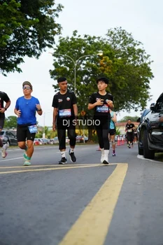 Runner Photo 4198077