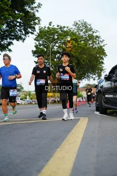 Runner Photo 4198080