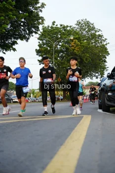 Runner Photo 4198086
