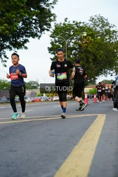 Runner Photo 4198123
