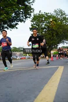 Runner Photo 4198125