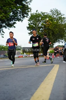 Runner Photo 4198131
