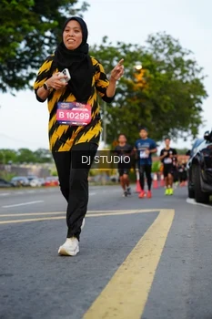 Runner Photo 4198178