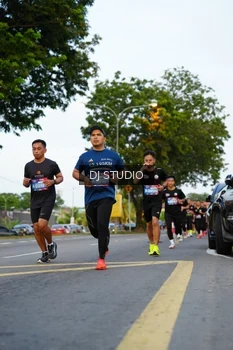 Runner Photo 4198192
