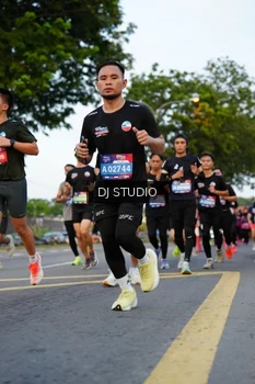 Runner Photo 4198275